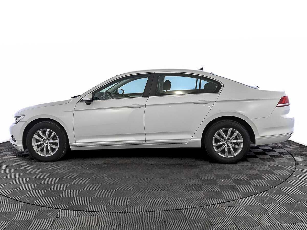 Volkswagen Passat с пробегом — 2019 год. Фото: #7