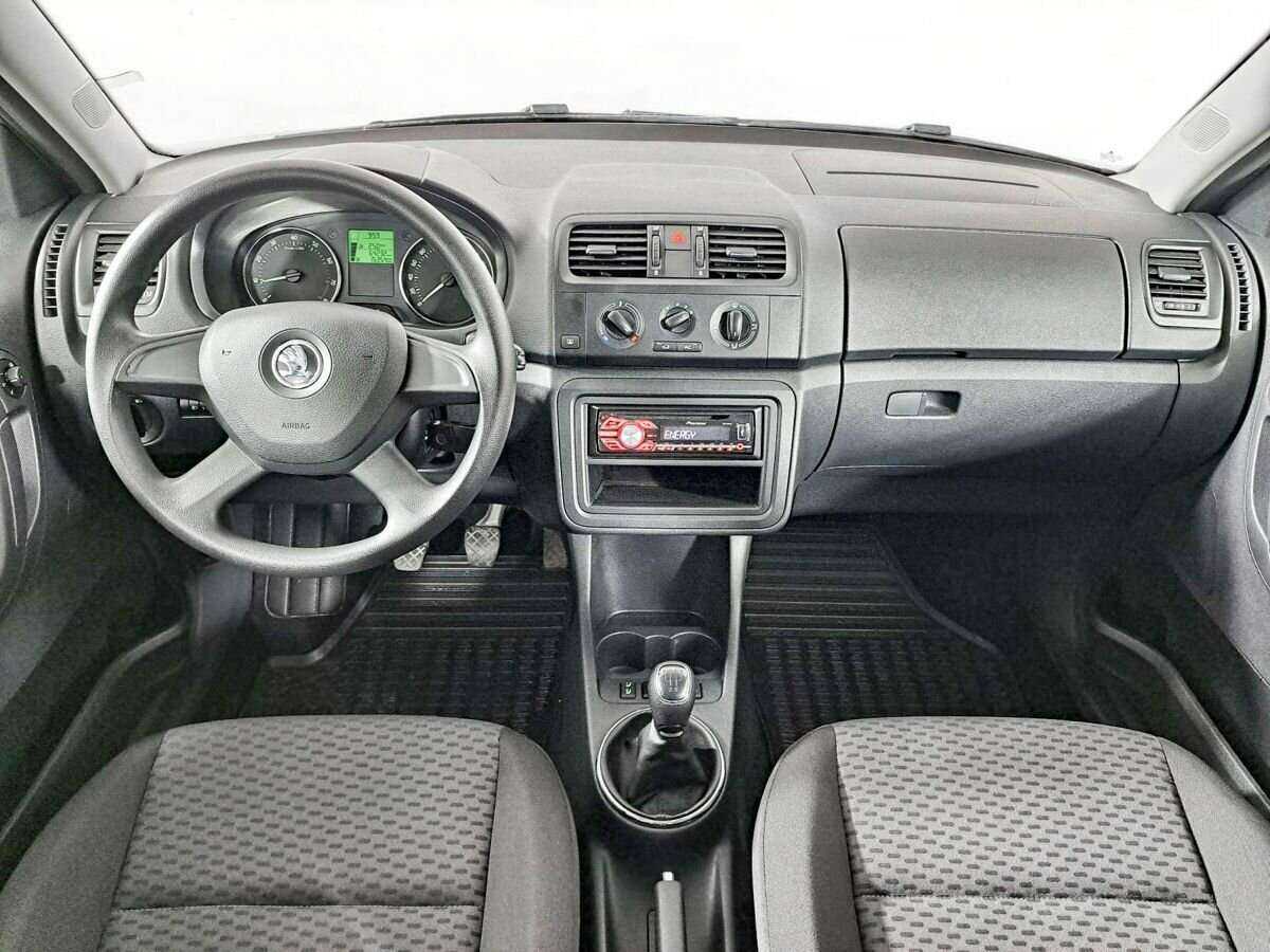 Skoda Fabia с пробегом — 2013 год. Фото: #11