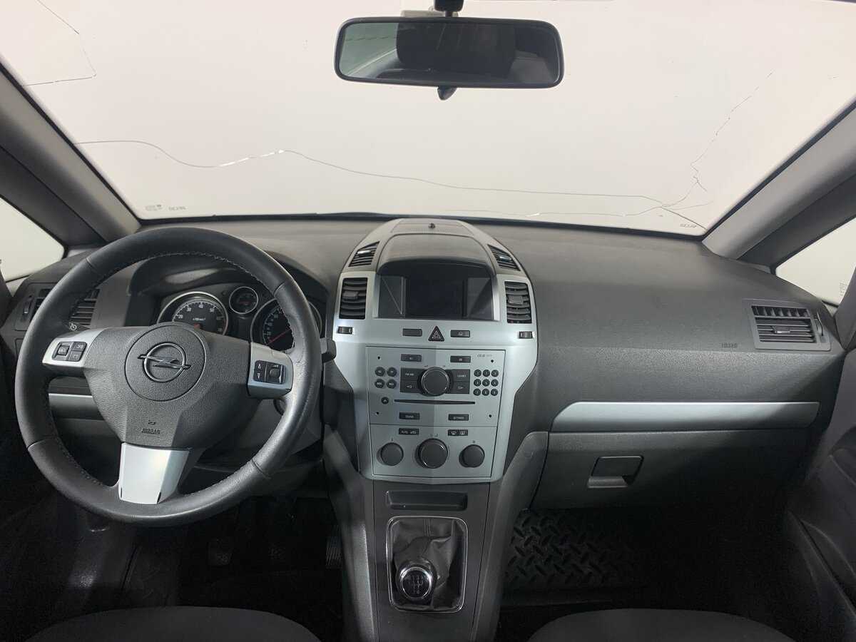 Opel Zafira с пробегом — 2010 год. Фото: #12