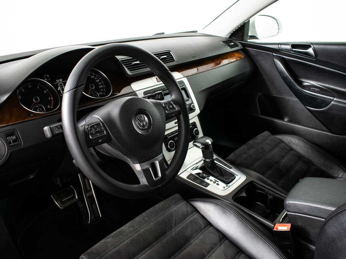 Volkswagen Passat с пробегом — 2010 год. Фото: #12