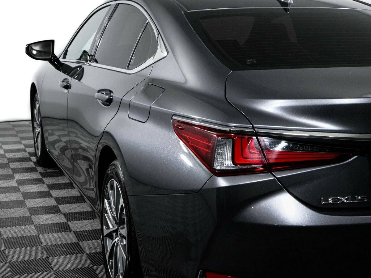 Lexus ES с пробегом — 2021 год. Фото: #19