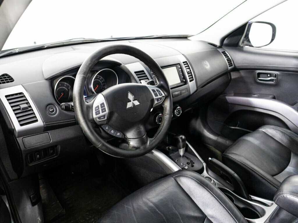 Mitsubishi Outlander с пробегом — 2011 год. Фото: #10