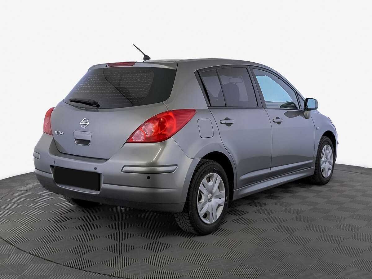 Nissan Tiida с пробегом — 2013 год. Фото: #4
