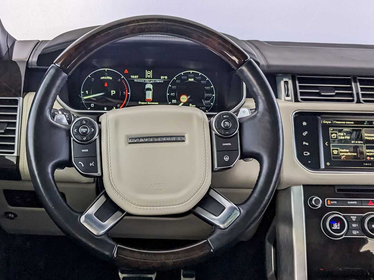 Land Rover Range Rover с пробегом — 2016 год. Фото: #17