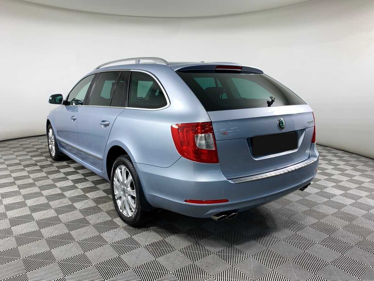 Skoda Superb с пробегом — 2011 год. Фото: #6