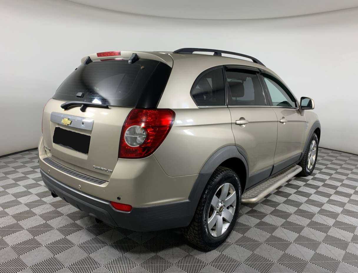 Chevrolet Captiva с пробегом — 2009 год. Фото: #4
