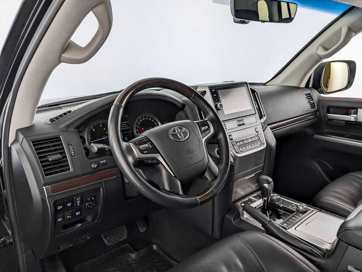 Toyota Land Cruiser с пробегом — 2019 год. Фото: #15