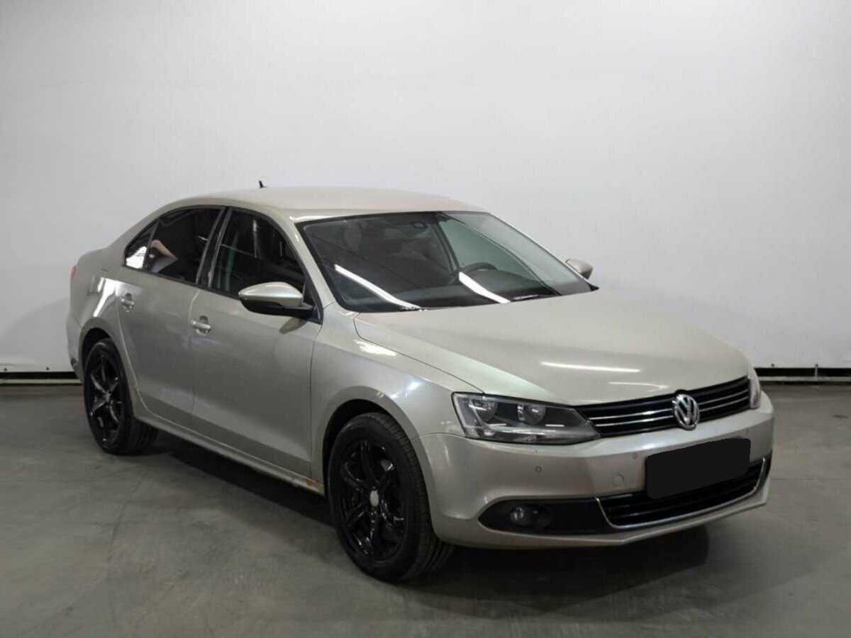 Volkswagen Jetta с пробегом — 2012 год. Фото: #2