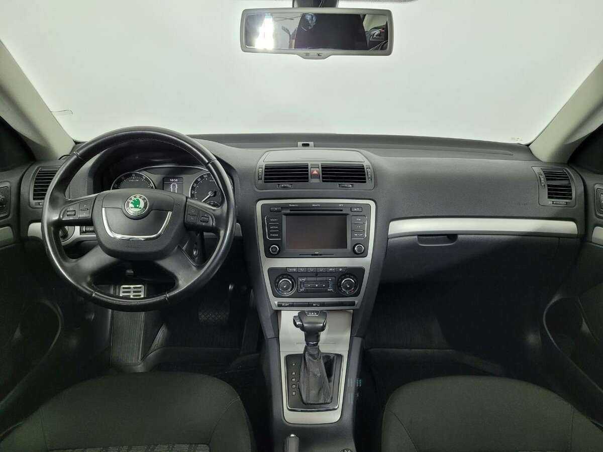 Skoda Octavia с пробегом — 2010 год. Фото: #6