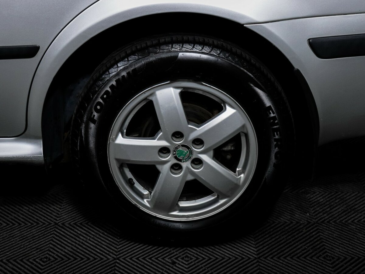 Skoda Octavia с пробегом — 2002 год. Фото: #13