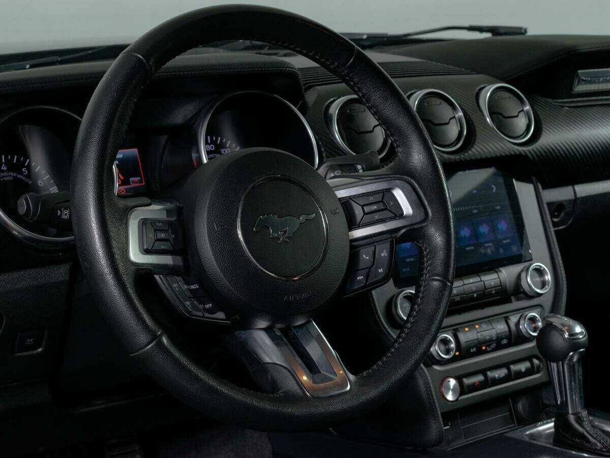 Ford Mustang с пробегом — 2021 год. Фото: #12