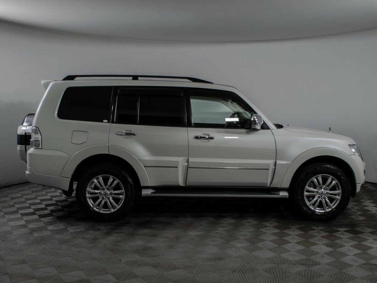 Mitsubishi Pajero с пробегом — 2019 год. Фото: #3