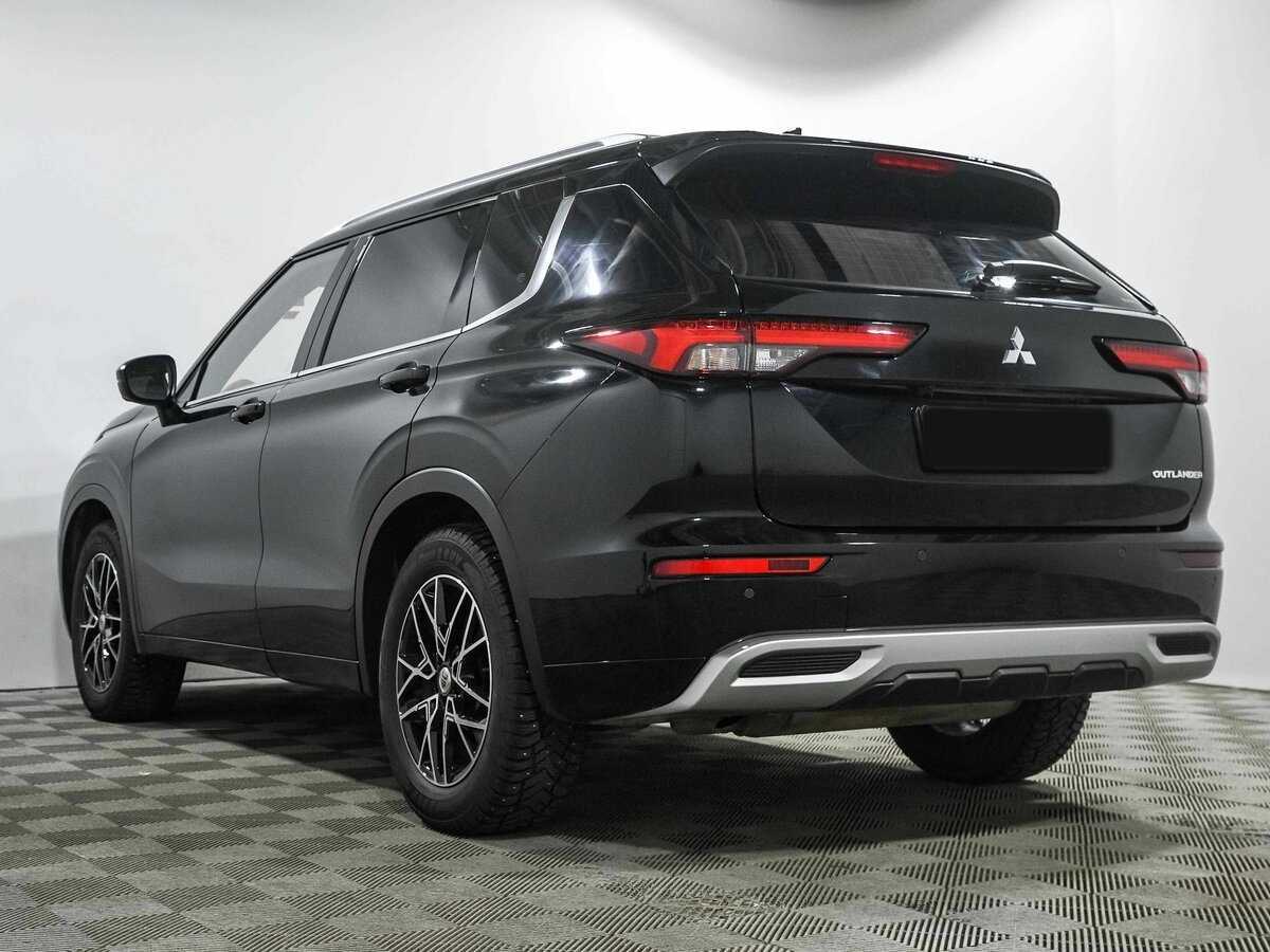 Mitsubishi Outlander с пробегом — 2023 год. Фото: #5