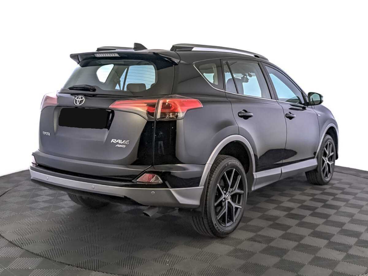 Toyota RAV4 с пробегом — 2017 год. Фото: #4