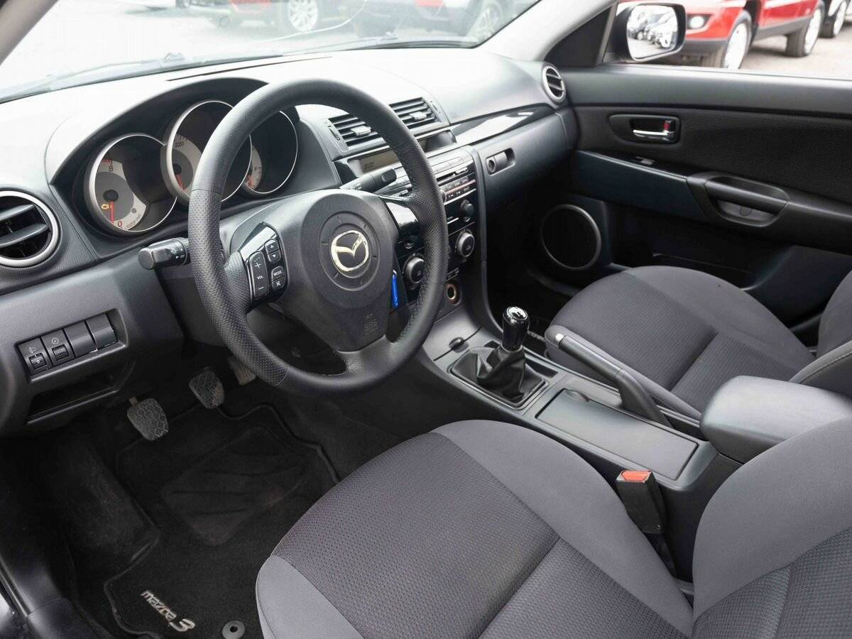 Mazda 3 с пробегом — 2008 год. Фото: #7