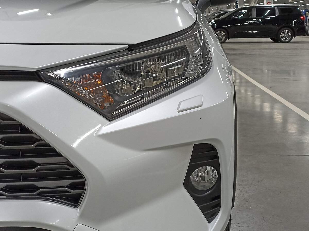 Toyota RAV4 с пробегом — 2021 год. Фото: #16