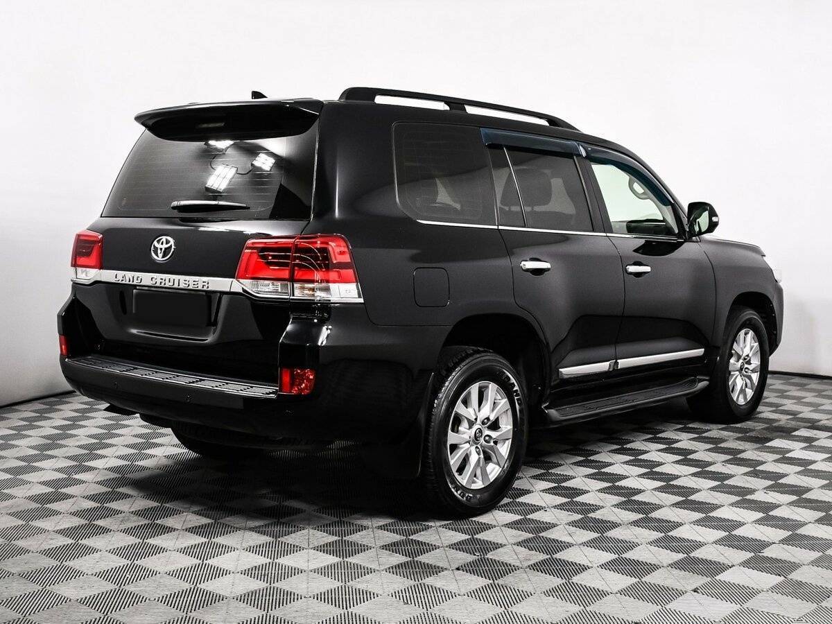 Toyota Land Cruiser с пробегом — 2018 год. Фото: #4