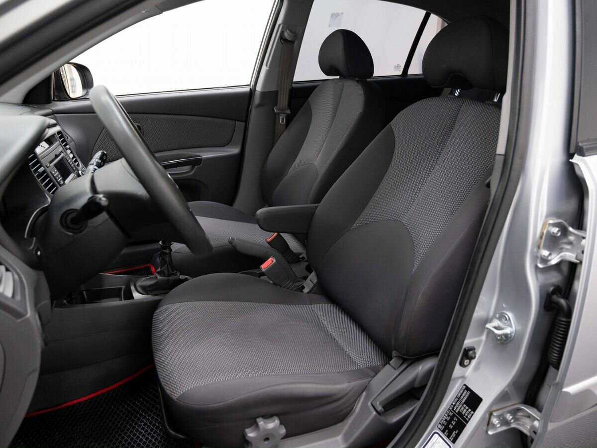 Kia Rio с пробегом — 2011 год. Фото: #7