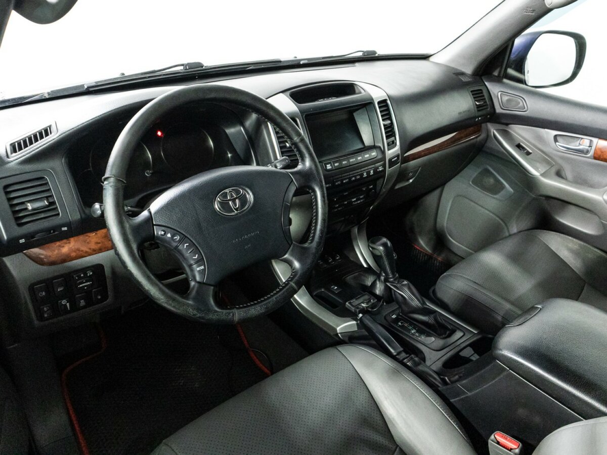 Toyota Land Cruiser Prado с пробегом — 2007 год. Фото: #10