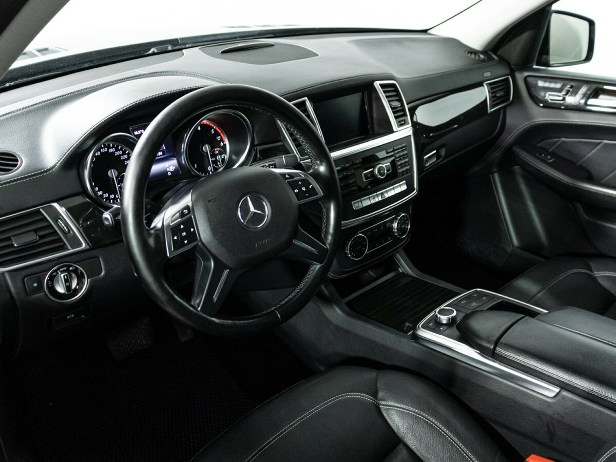 Mercedes-Benz GL-Класс с пробегом — 2014 год. Фото: #9