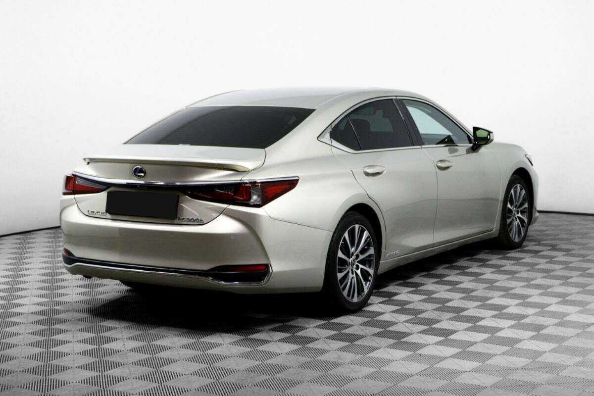 Lexus ES с пробегом — 2018 год. Фото: #4