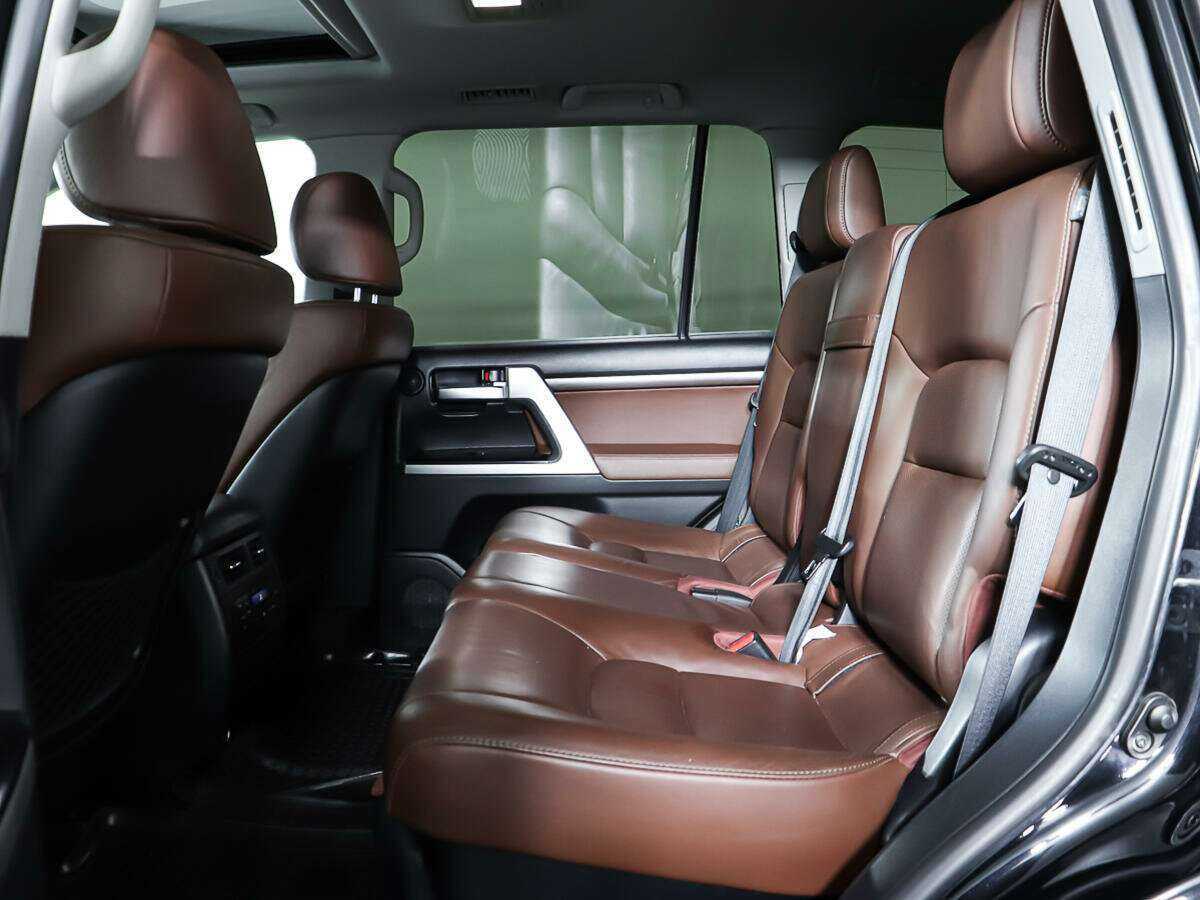Toyota Land Cruiser с пробегом — 2016 год. Фото: #9