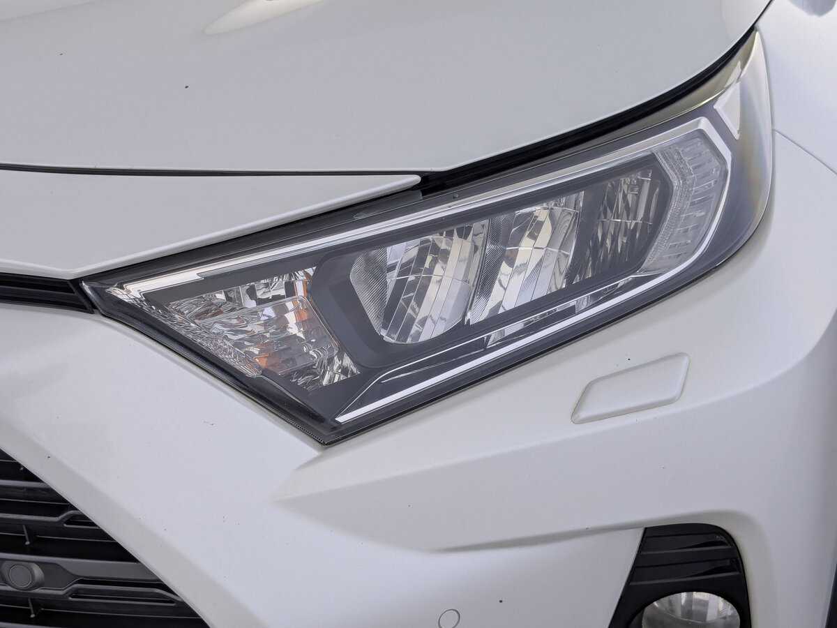 Toyota RAV4 с пробегом — 2019 год. Фото: #10