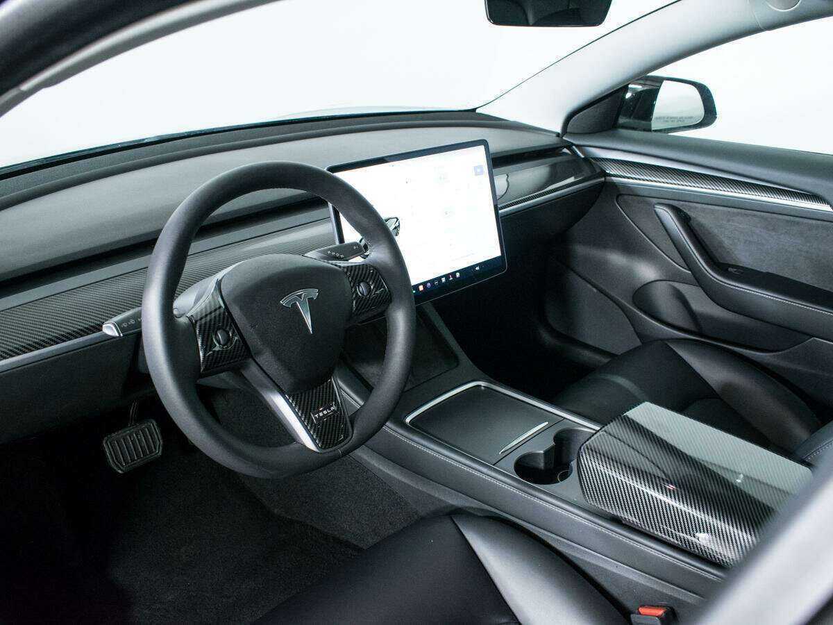 Tesla Model 3 с пробегом — 2021 год. Фото: #12