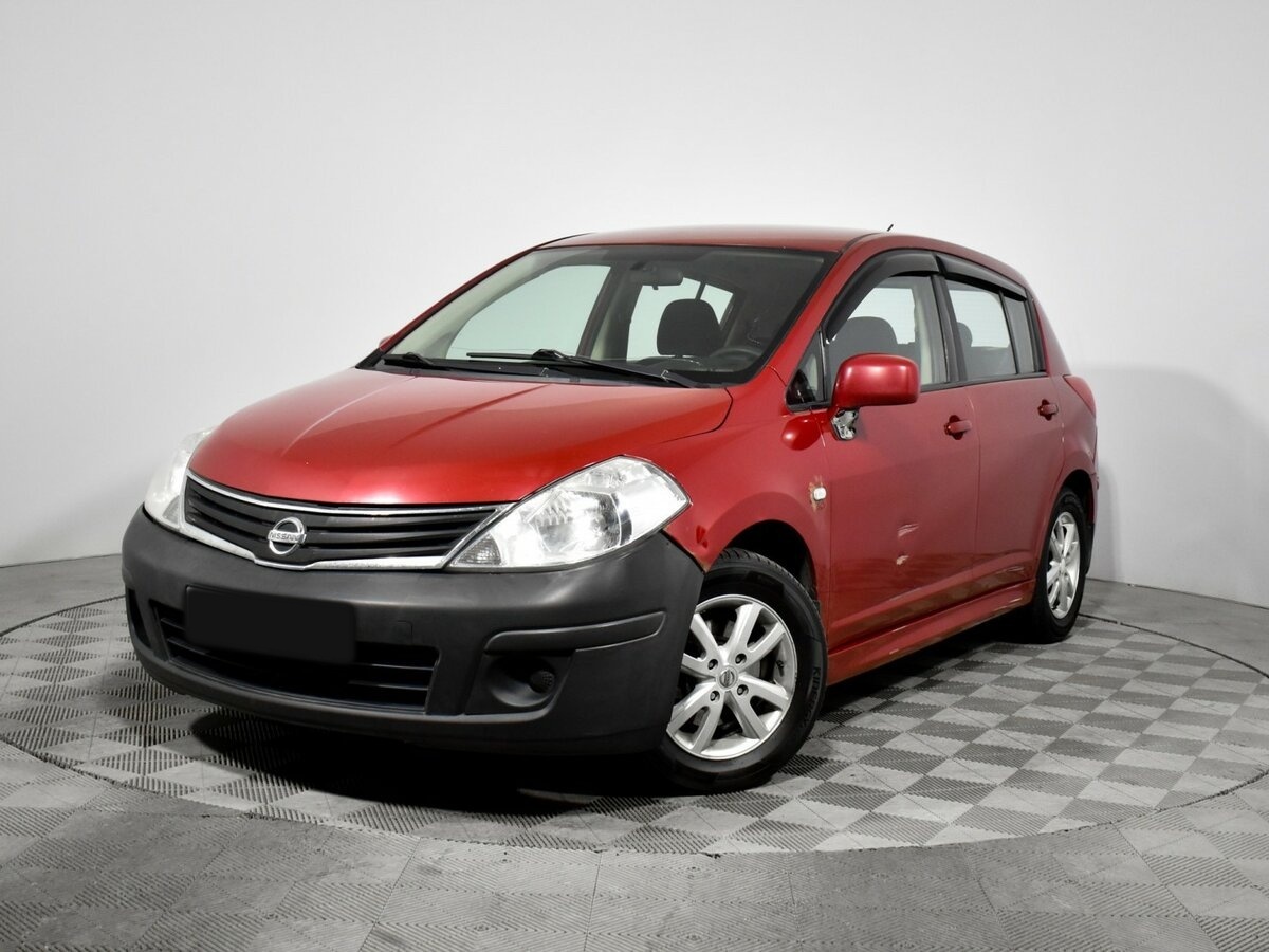 Nissan Tiida с пробегом — 2010 год. Фото: #0