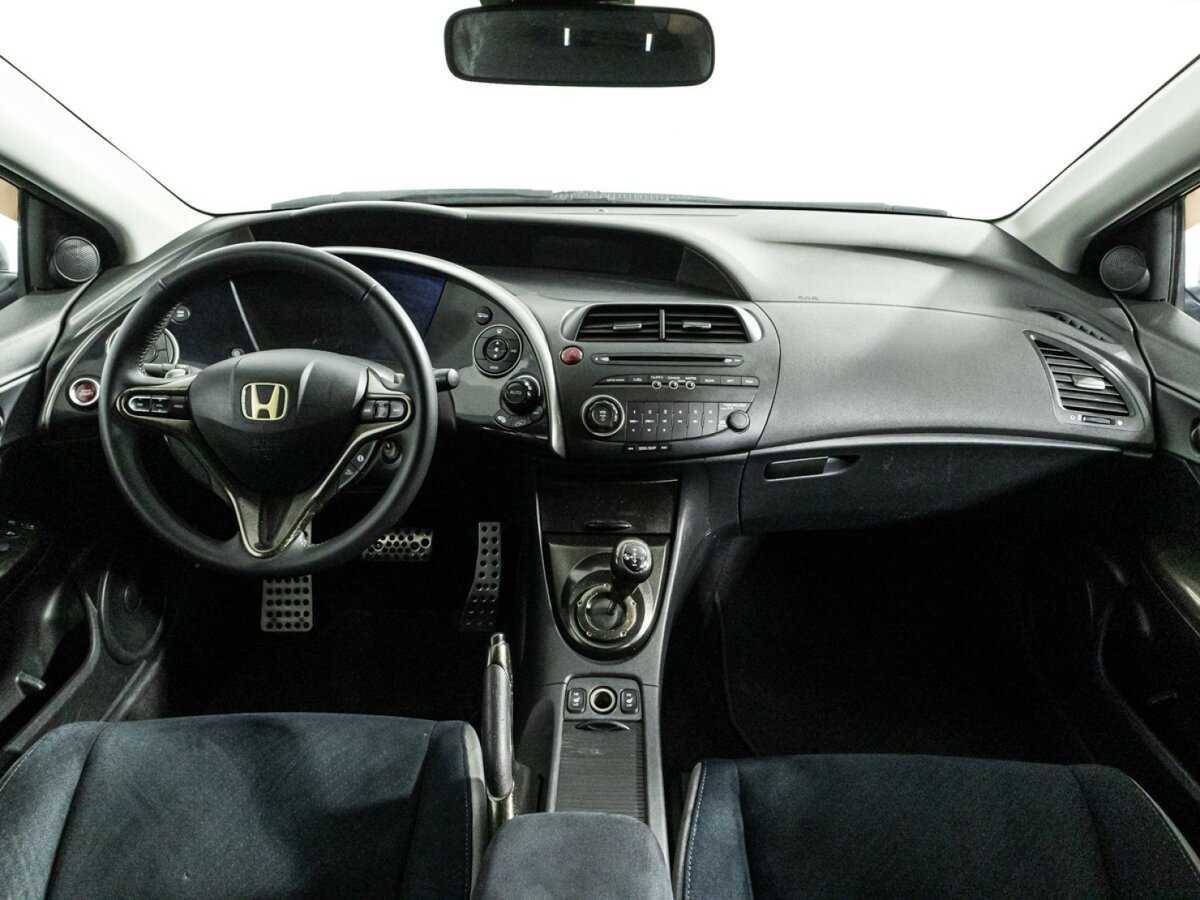 Honda Civic с пробегом — 2006 год. Фото: #12