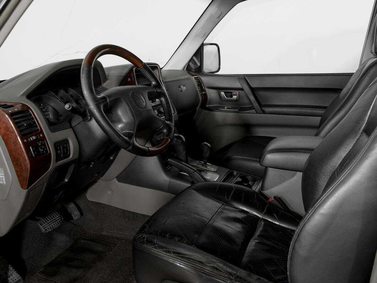 Mitsubishi Pajero с пробегом — 2004 год. Фото: #16