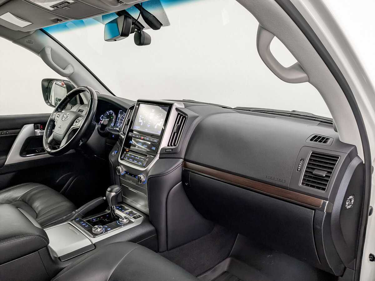 Toyota Land Cruiser с пробегом — 2020 год. Фото: #10