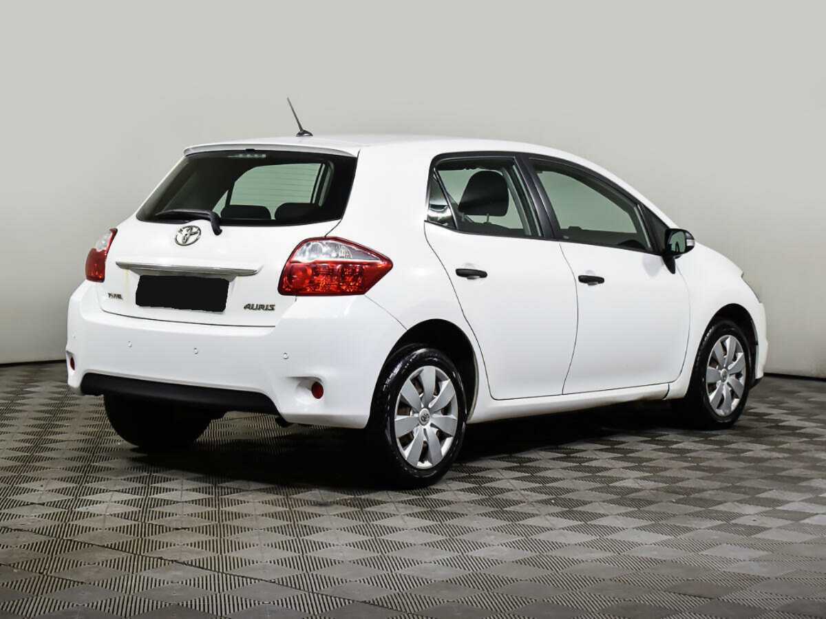 Toyota Auris с пробегом — 2012 год. Фото: #3