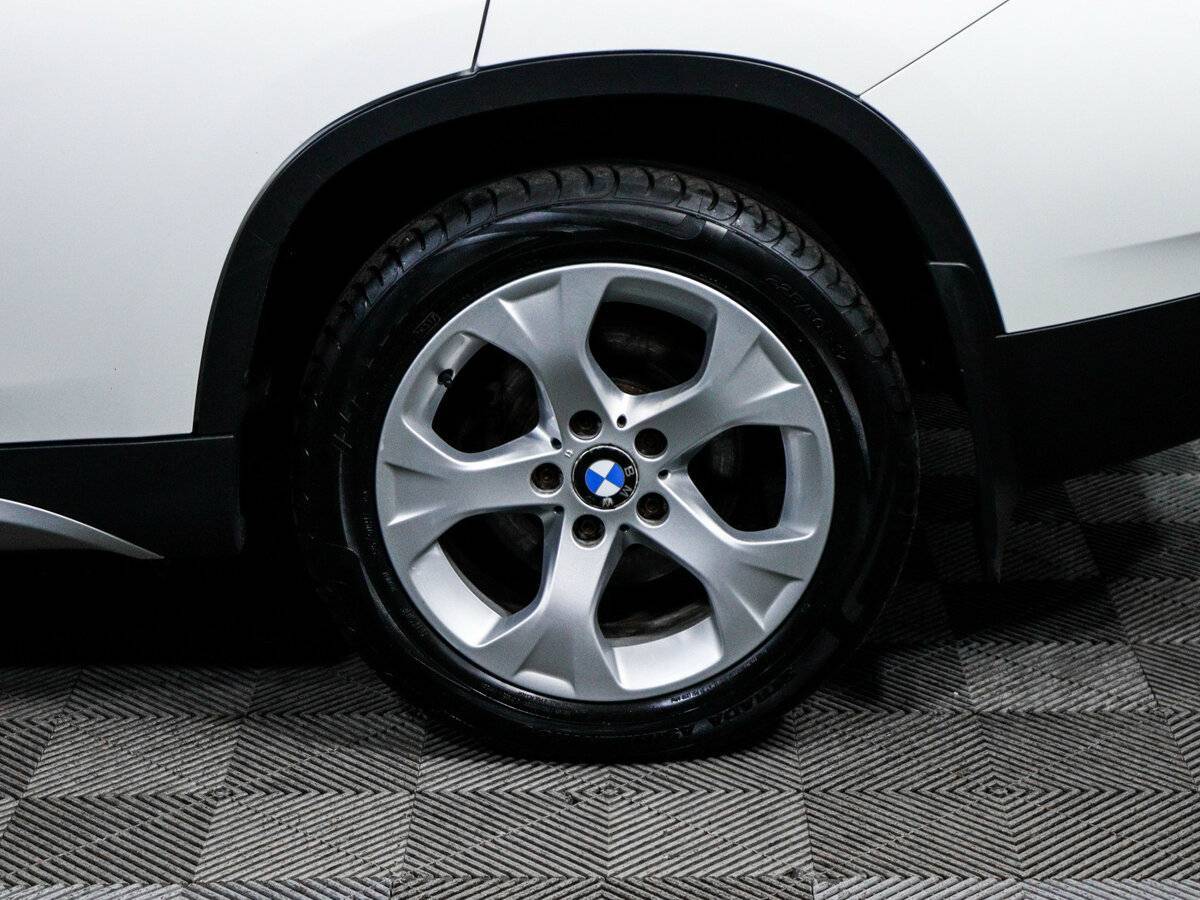 BMW X1 с пробегом — 2011 год. Фото: #14