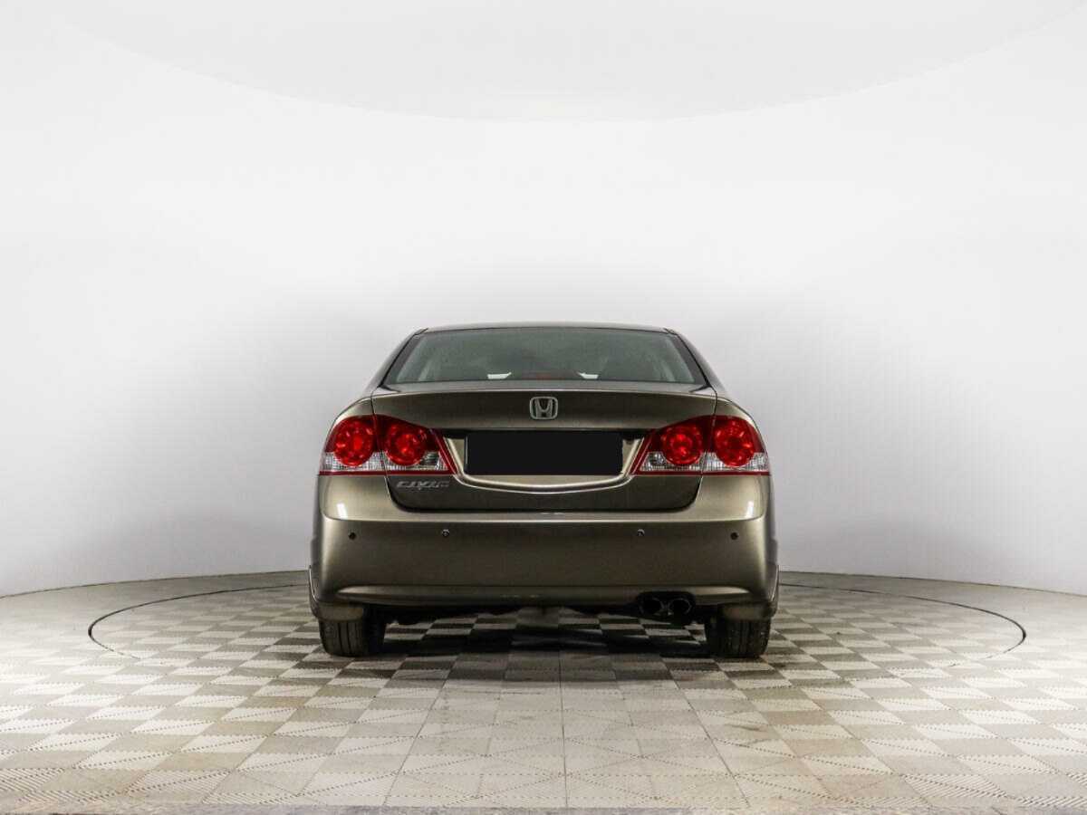 Honda Civic с пробегом — 2008 год. Фото: #3