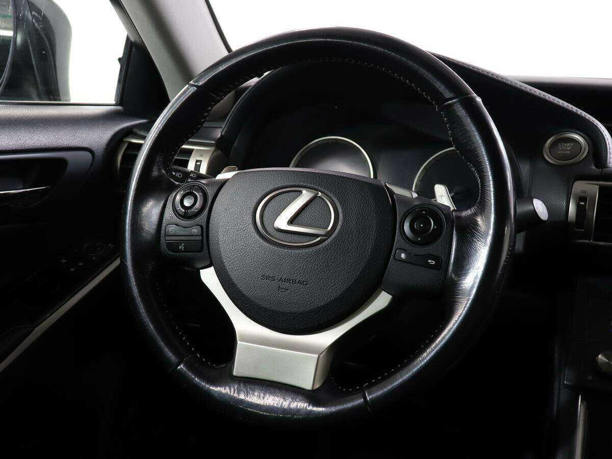 Lexus IS с пробегом — 2015 год. Фото: #13