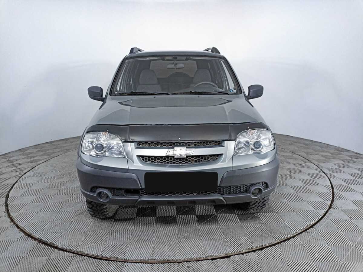 Chevrolet Niva с пробегом — 2012 год. Фото: #1