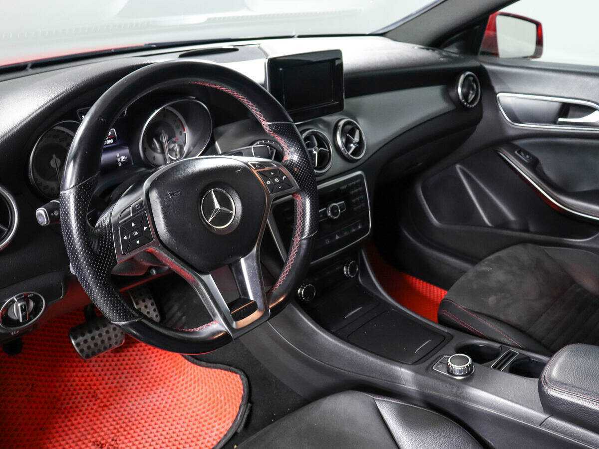 Mercedes-Benz CLA с пробегом — 2013 год. Фото: #11