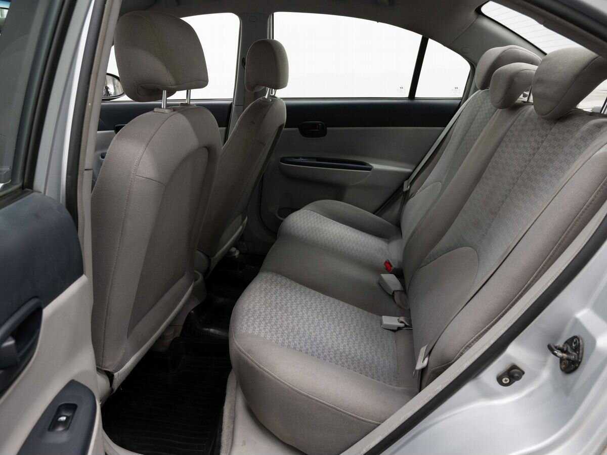 Hyundai Verna с пробегом — 2006 год. Фото: #8
