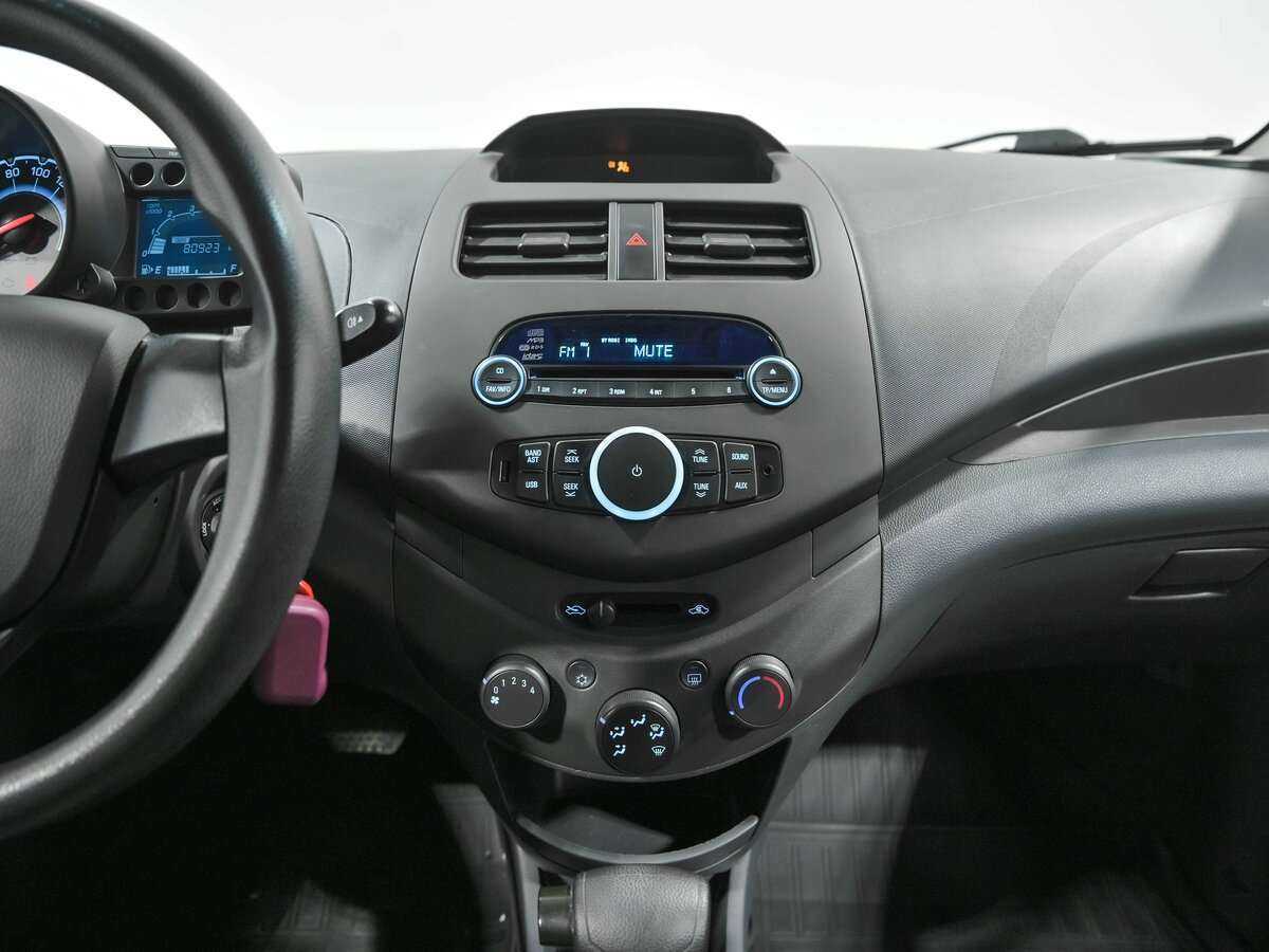 Chevrolet Spark с пробегом — 2013 год. Фото: #8