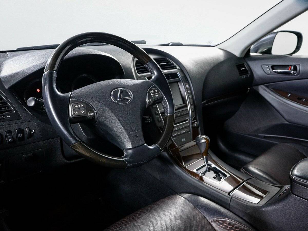 Lexus ES с пробегом — 2010 год. Фото: #13