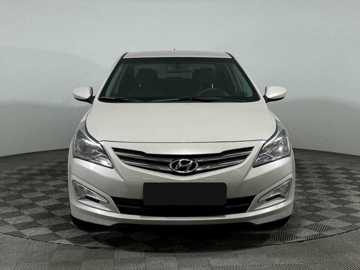 Hyundai Solaris с пробегом — 2015 год. Фото: #1