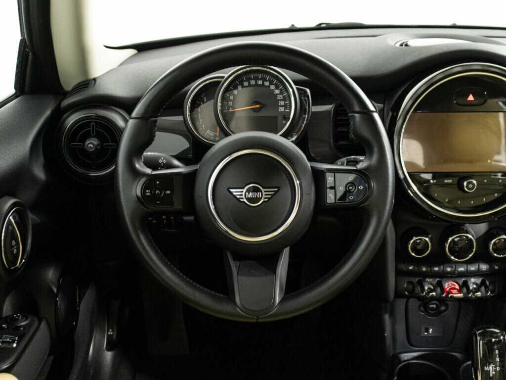 Mini Hatch с пробегом — 2021 год. Фото: #17