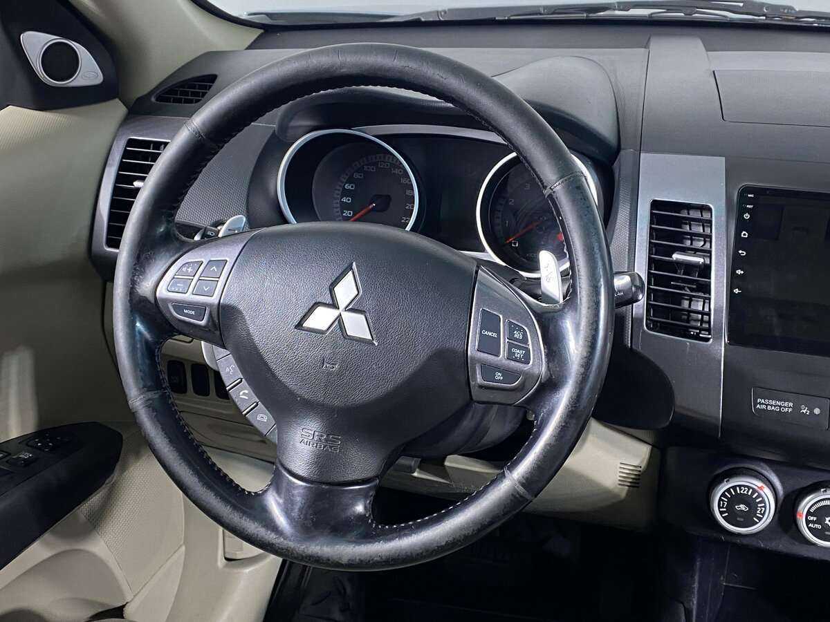 Mitsubishi Outlander с пробегом — 2008 год. Фото: #9