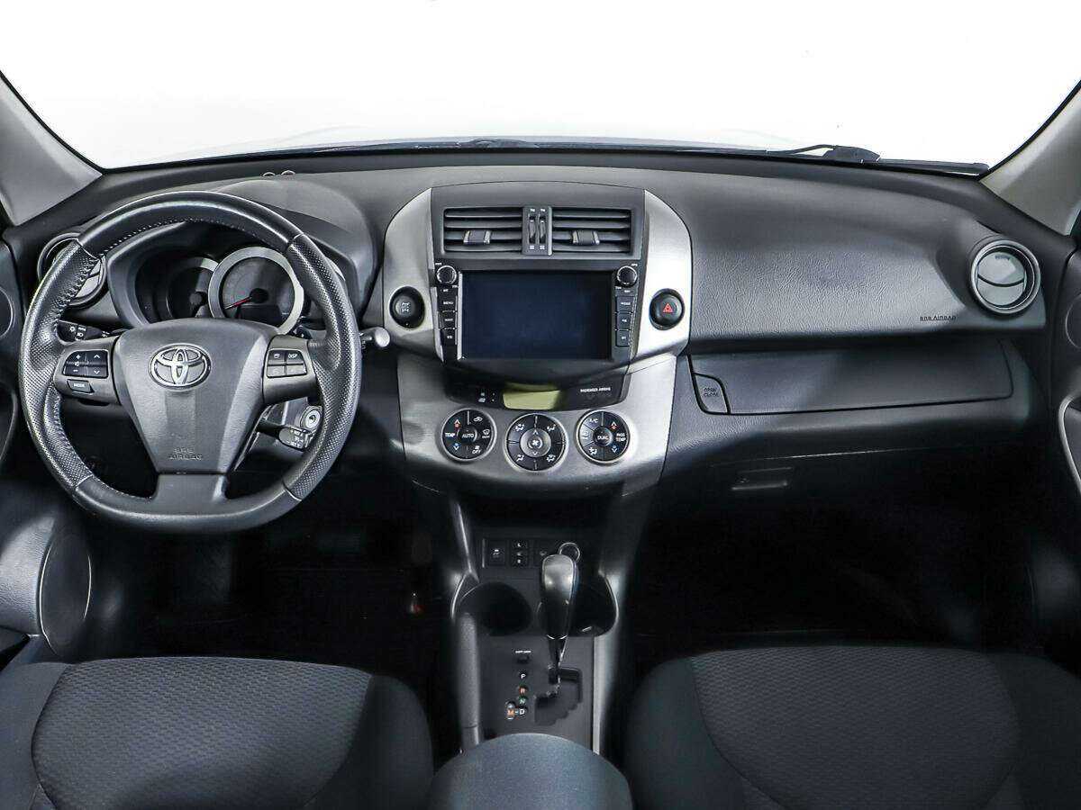 Toyota RAV4 с пробегом — 2011 год. Фото: #9