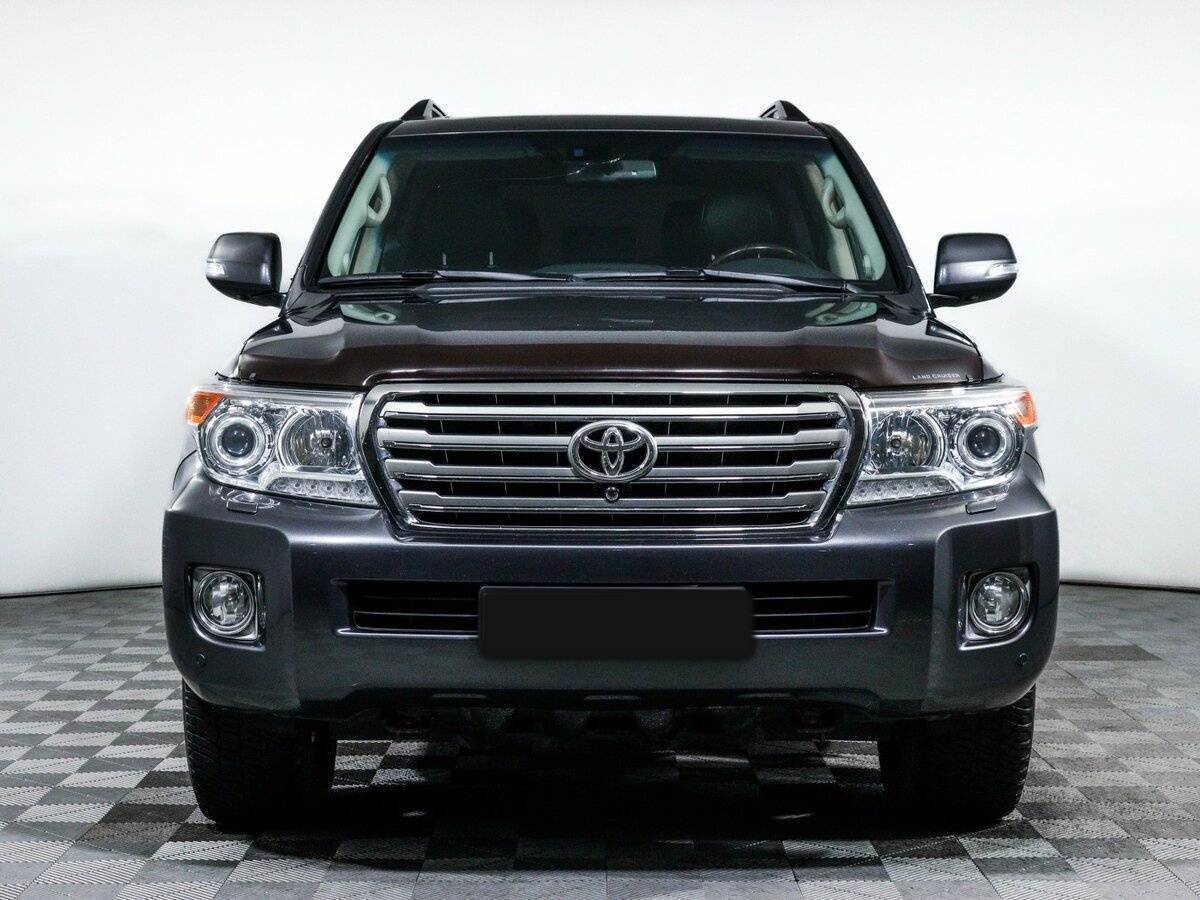 Toyota Land Cruiser с пробегом — 2014 год. Фото: #1