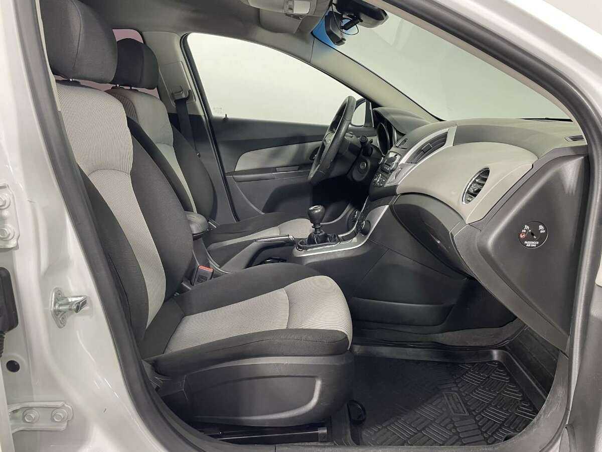 Chevrolet Cruze с пробегом — 2014 год. Фото: #13