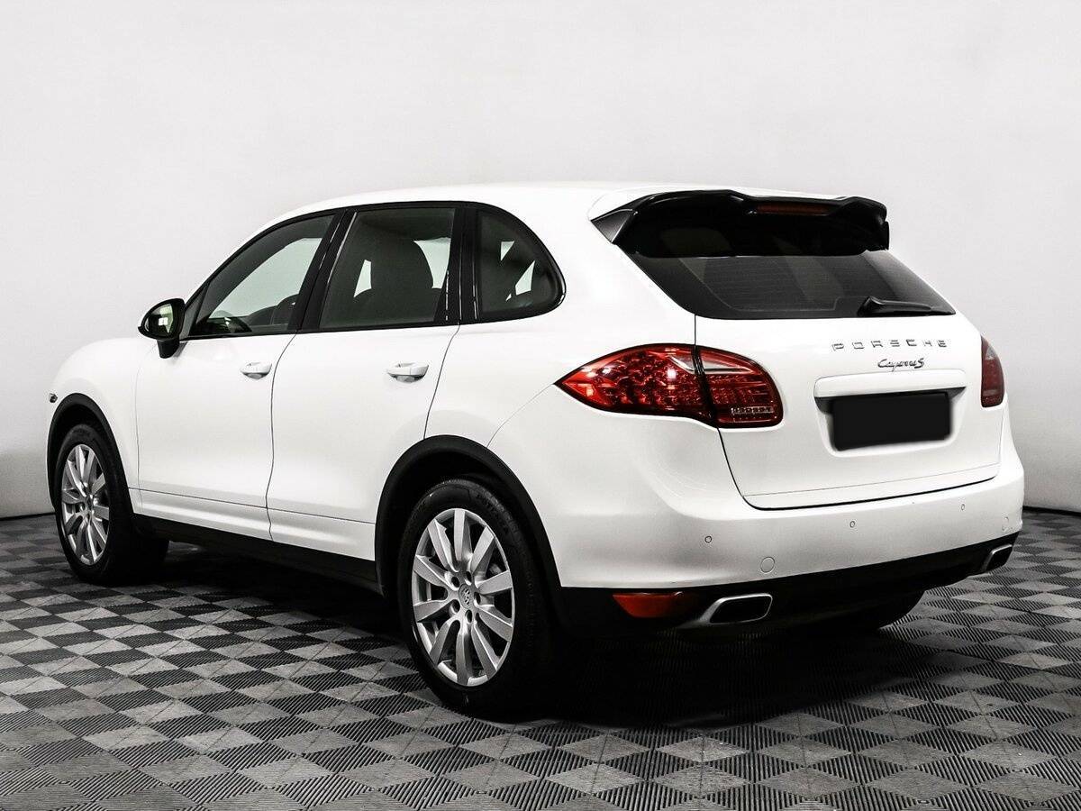 Porsche Cayenne с пробегом — 2010 год. Фото: #6