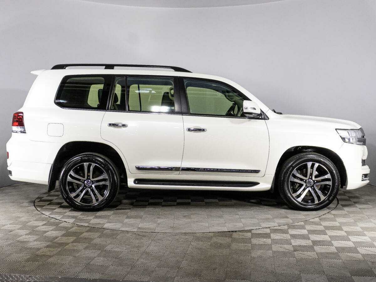 Toyota Land Cruiser с пробегом — 2016 год. Фото: #3
