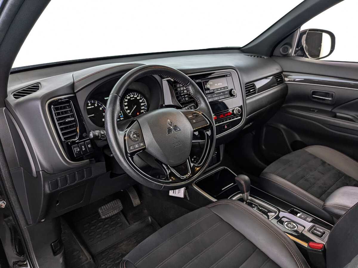 Mitsubishi Outlander с пробегом — 2021 год. Фото: #14
